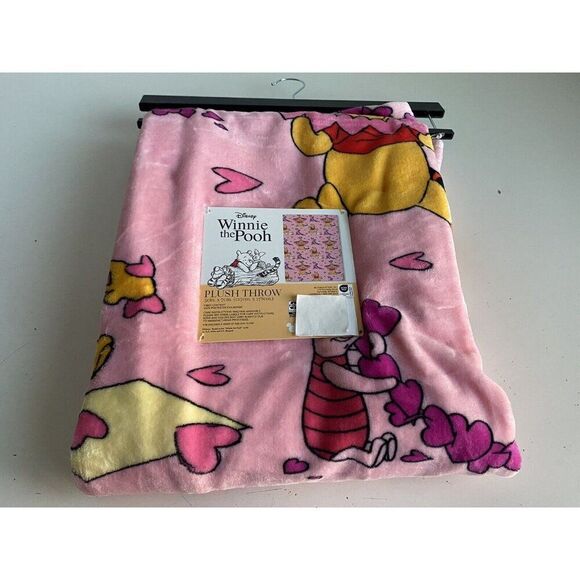 Disney Winnie The Pooh Tigger Piglet Valentines Blanket Soft Throw 50 X 70” NEW - Picture 8 of 16